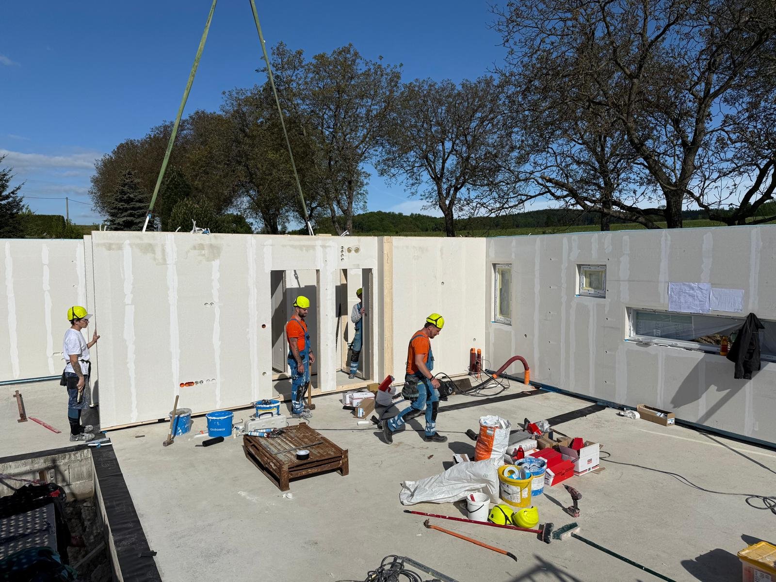 ELEKTRIKÁŘ - DĚLNÍK VÝROBY DŘEVOSTAVEB